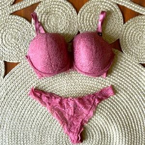 NWT Victoria’s Secret Bra and Panty Set
